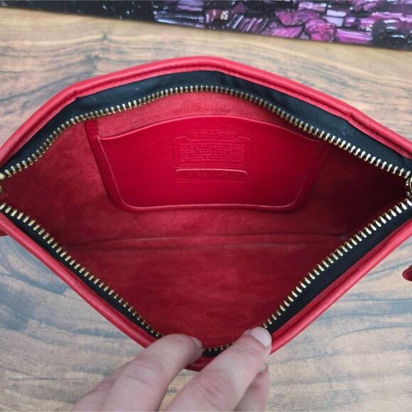 70s Coach Vintage Red Leather NYC Zip Clutch Portfolio w/ Wristlet - Picture 9 of 12
